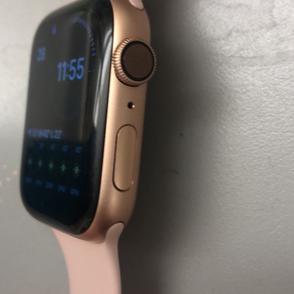 Apple Watch Series 4 44mm Rose Gold - Picture 4 of 6